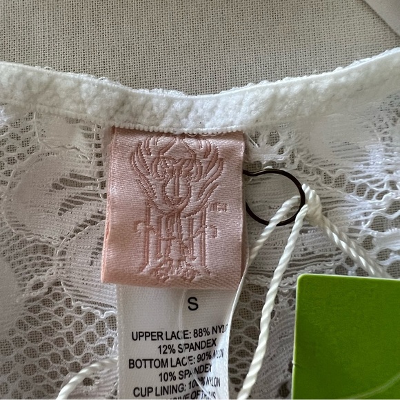 HAH Comin' In Haht Bodysuit in Blanc - Picture 11 of 16